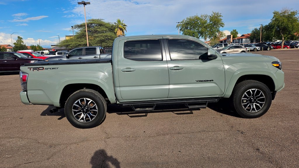 Used 2022 Toyota Tacoma TRD Sport w/ Black Out Package (TMS) RWD image 12