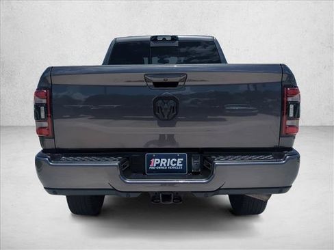 Used 2022 RAM 2500 Limited w/ Night Edition AWD/4WD image 5
