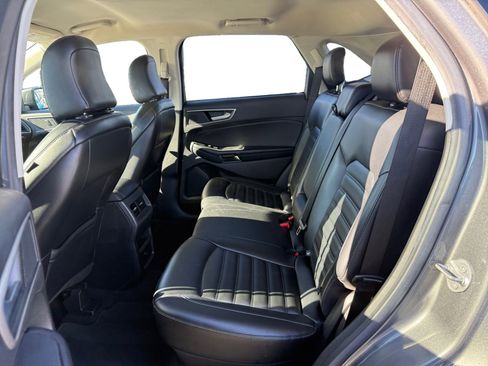 Used 2023 Ford Edge SEL image 16