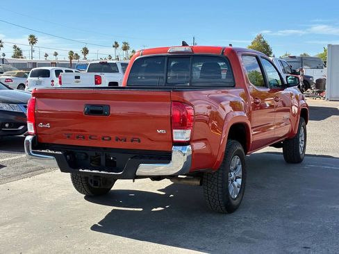 Used 2016 Toyota Tacoma SR5 w/ SR5 Appearance Package (SN) AWD/4WD image 8