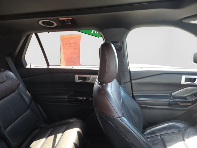 Used 2021 Ford Explorer Platinum w/ Equipment Group 601A AWD/4WD image 27