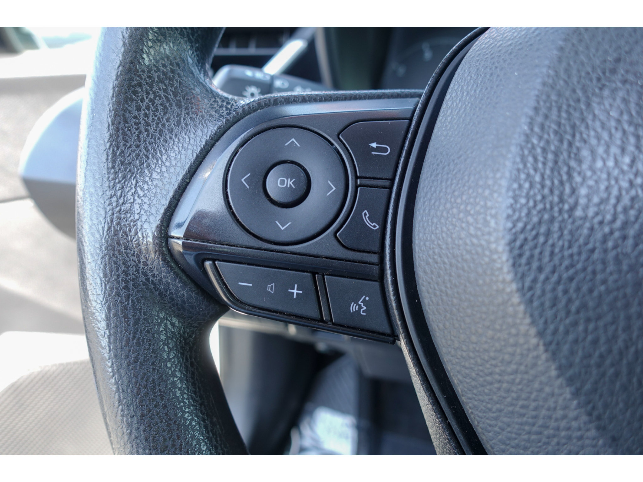 Certified 2024 Toyota Corolla LE w/ LE Convenience Package FWD image 14