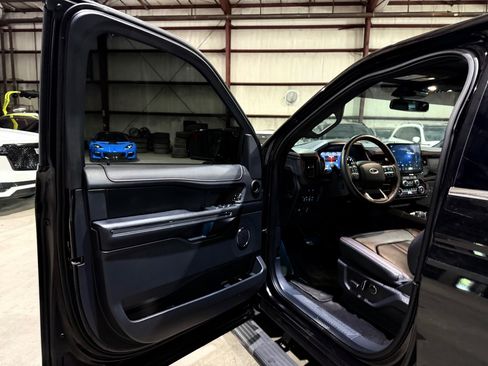 Used 2024 Ford Expedition Max Limited RWD image 12
