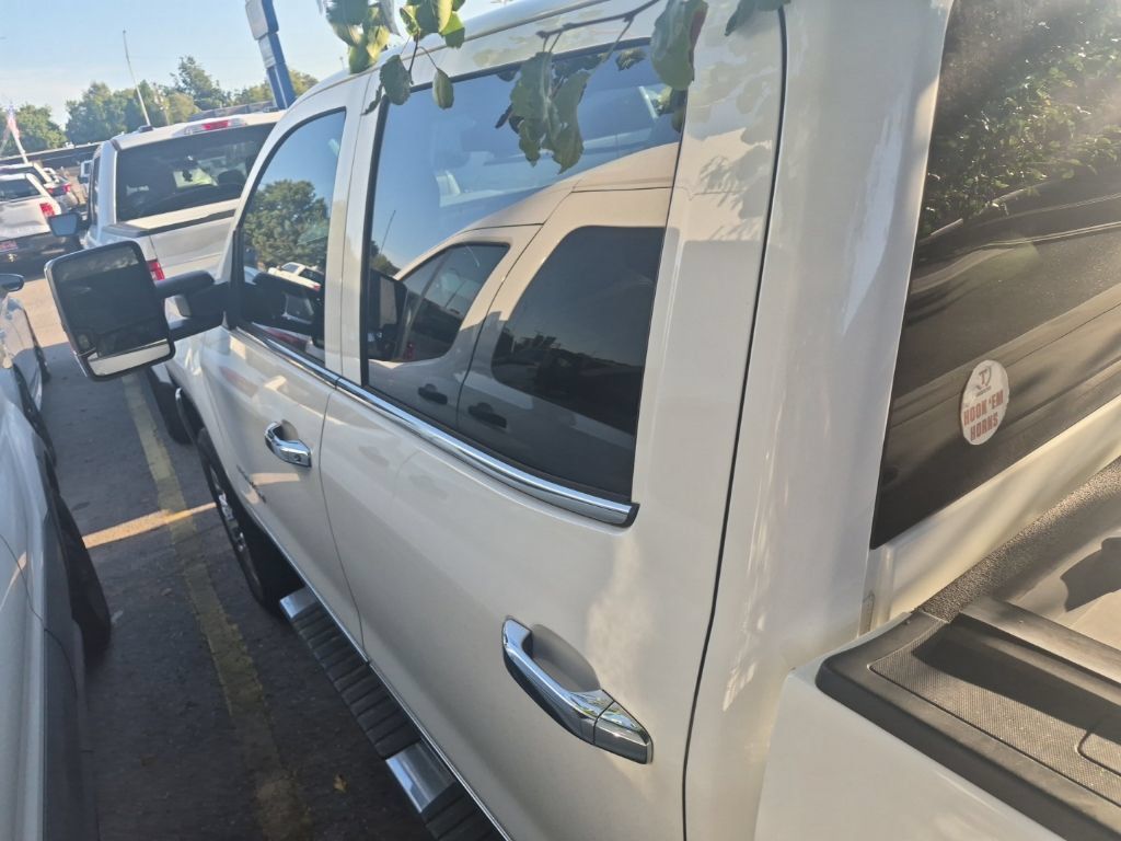Used 2019 GMC Sierra 2500 SLT w/ Duramax Plus Package AWD/4WD image 17
