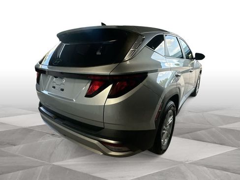 Used 2025 Hyundai Tucson SE FWD image 8