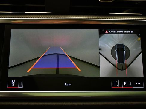 Used 2025 Audi Q3 2.0T Premium Plus w/ Premium Plus Package image 28