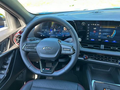 New 2026 Chevrolet Equinox RS w/ Safety and Technology Package FWD image 22