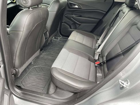Used 2024 Chevrolet Trax LT w/ Driver Confidence Package FWD image 7