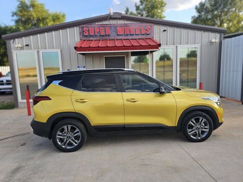 Used 2023 Kia Seltos S FWD image 6