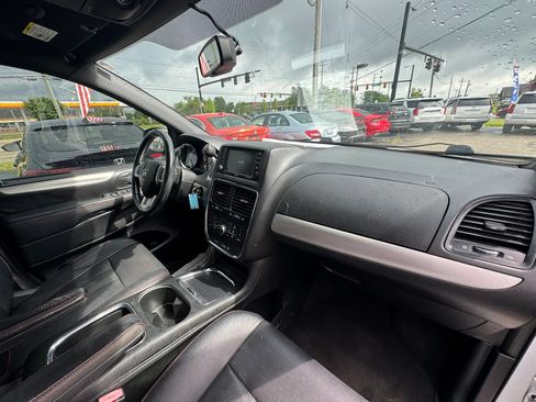 Used 2018 Dodge Grand Caravan GT FWD image 30