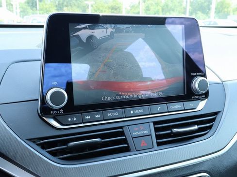 New 2025 Nissan Altima 2.5 SR image 4