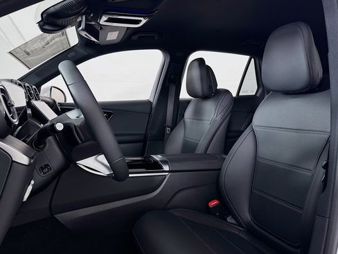 New 2026 Mercedes-Benz GLC 300 image 16