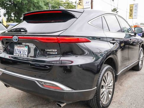 Used 2021 Toyota Venza Limited image 8