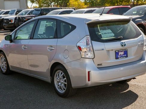 Used 2012 Toyota Prius V Two image 7