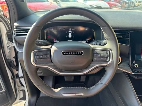 Used 2024 Jeep Wagoneer L Series II RWD image 27
