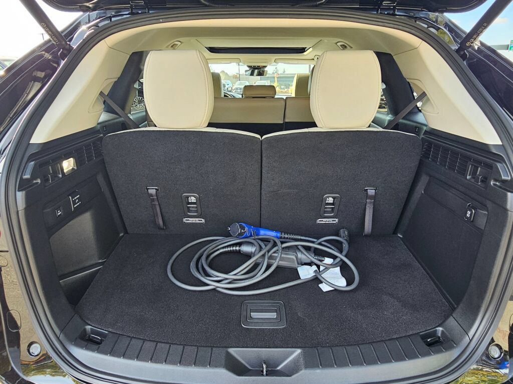 Certified 2025 MAZDA CX-90 Plug-In Hybrid w/Premium Sport AWD/4WD image 28