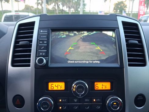 Used 2021 Nissan Frontier SV w/ Midnight Edition Floor Mats RWD image 28