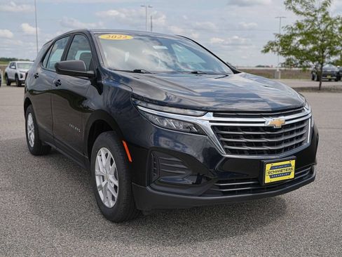 Used 2022 Chevrolet Equinox LS AWD/4WD image 4