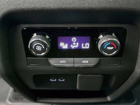 New 2026 Chevrolet Traverse LT w/ Driver Confidence Package AWD/4WD image 24