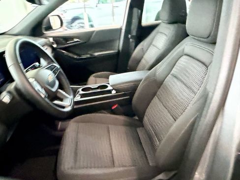 Used 2025 Chevrolet Equinox LT w/ Safety and Technology Package FWD image 10