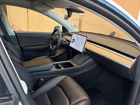 Used 2021 Tesla Model Y Long Range AWD/4WD image 23