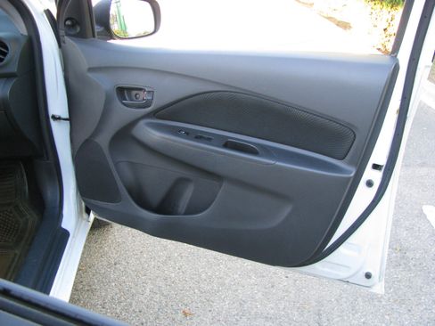 Used 2012 Toyota Yaris Sedan image 12