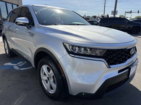 Used 2021 Kia Sorento LX AWD/4WD image 3