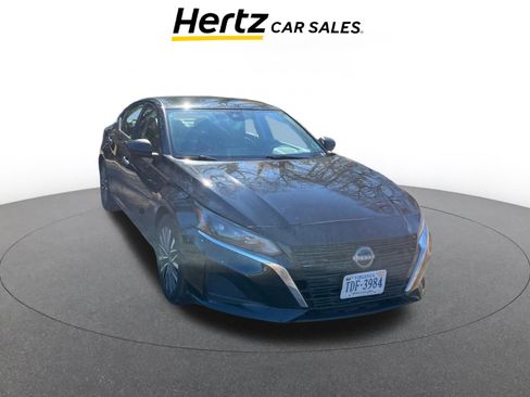 Used 2025 Nissan Altima 2.5 SV image 1