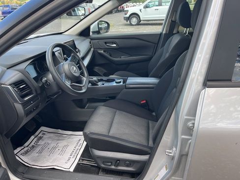 Used 2024 Nissan Rogue SV image 8
