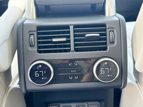 Used 2025 Land Rover Discovery S image 28