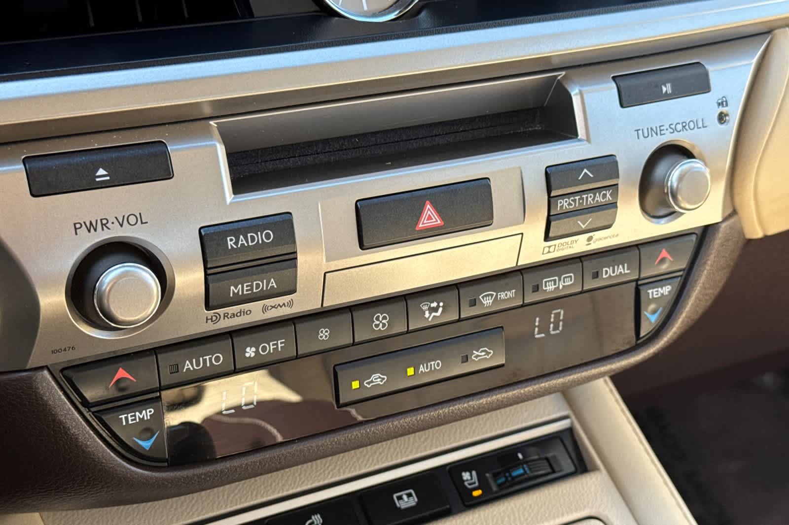 Used 2016 Lexus ES 350 w/ Luxury Package w/Wood Trim FWD image 15