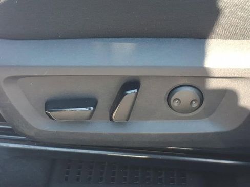 Used 2023 Nissan Rogue SV image 18