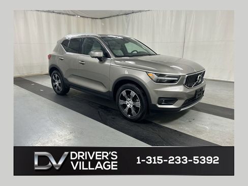 Used 2021 Volvo XC40 T5 Inscription w/ Advanced Package image 1