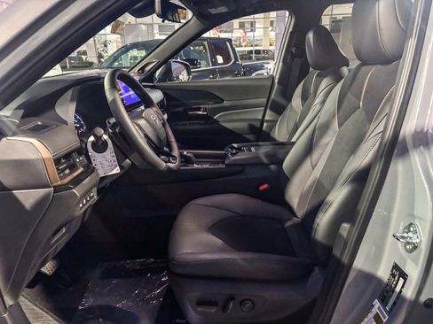 New 2026 Toyota Grand Highlander AWD Hybrid image 19