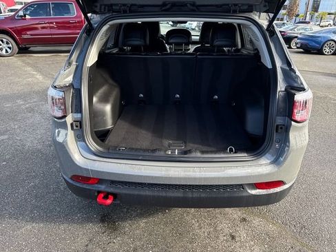 Used 2022 Jeep Compass Trailhawk image 16