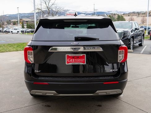 Used 2022 Ford Explorer XLT w/ Equipment Group 202A image 6