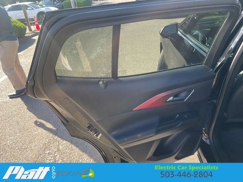 Used 2024 Chevrolet Equinox EV RS FWD image 38