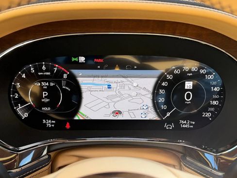 Used 2025 Bentley Flying Spur Plug-In Hybrid AWD/4WD image 44