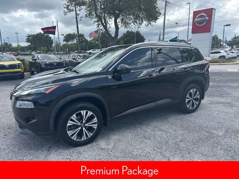 Used 2021 Nissan Rogue SV w/ Premium Package FWD image 3
