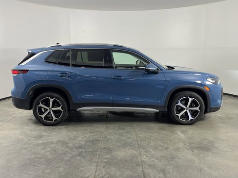 Certified 2025 Volkswagen Tiguan SE AWD/4WD image 41
