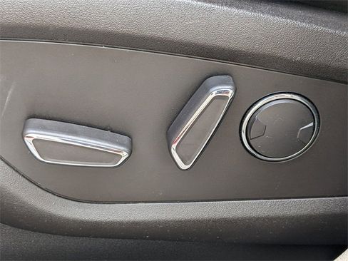 Used 2017 Lincoln MKC Reserve image 17