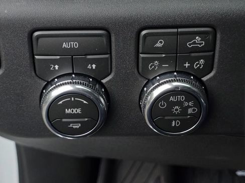 New 2026 GMC Sierra 1500 SLT w/ SLT Premium Plus Package AWD/4WD image 22