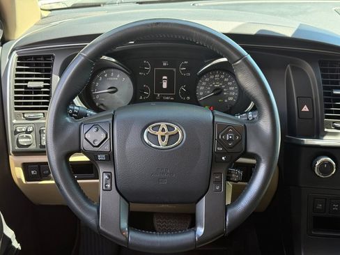Used 2018 Toyota Sequoia Limited w/ Safety & Convenience Package AWD/4WD image 19