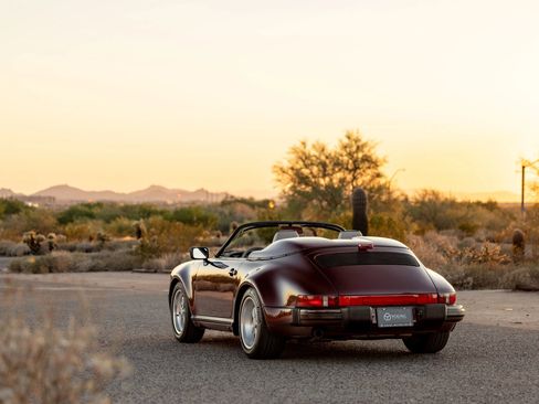 Used 1989 Porsche 911 Carrera RWD image 6