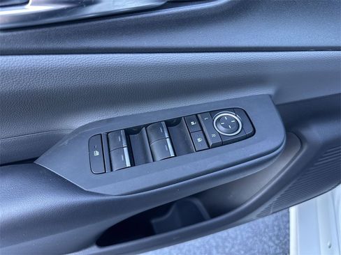 Used 2023 Toyota Prius XLE image 5