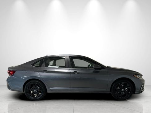 New 2026 Volkswagen Jetta SE FWD image 6