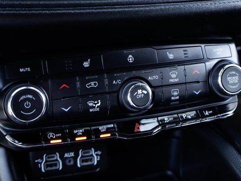 Used 2022 Dodge Durango GT image 30