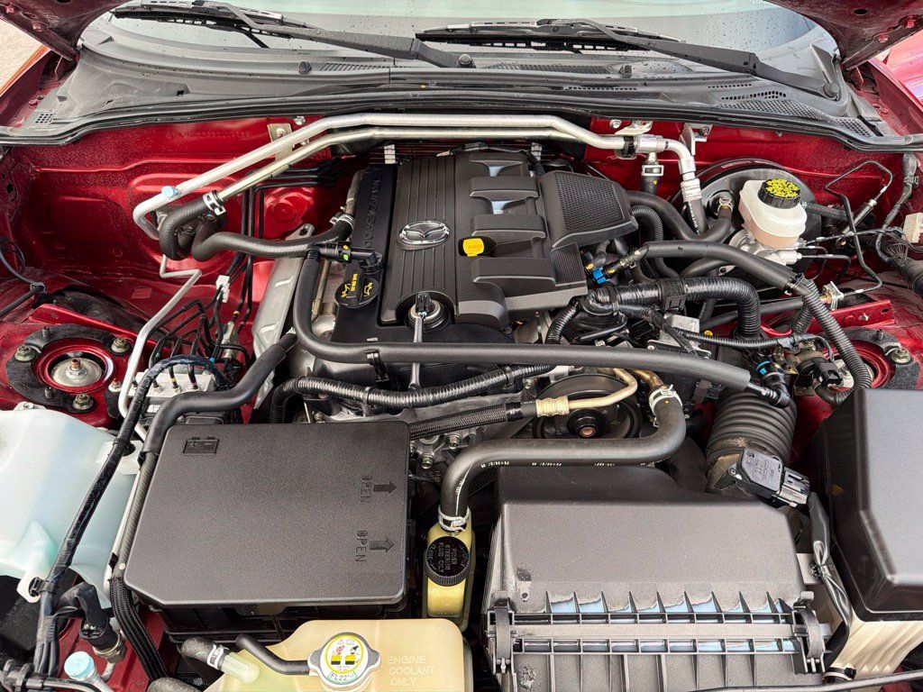 Used 2006 MAZDA MX-5 Miata Touring w/ Appearance Pkg RWD image 27