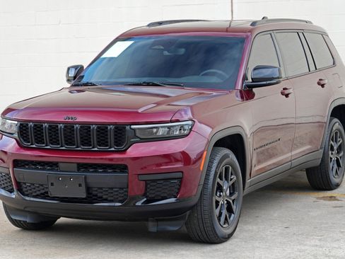 Used 2024 Jeep Grand Cherokee L Altitude AWD/4WD image 46