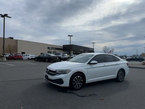 Used 2024 Volkswagen Jetta S image 3